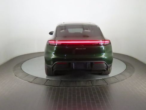 Certified 2025 Porsche Macan 4S Electric AWD/4WD image 6