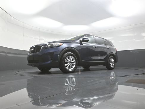 Used 2019 Kia Sorento AWD image 11