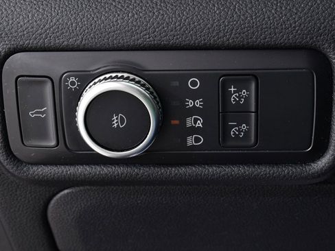 Used 2022 Ford Explorer XLT w/ Equipment Group 202A image 32