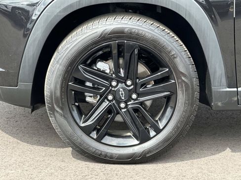 Certified 2025 Chevrolet Trax ACTIV w/ Sunroof Package FWD image 8