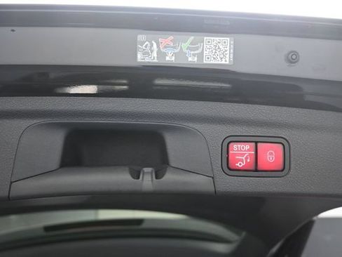 Used 2024 Mercedes-Benz GLE 350 4MATIC image 25