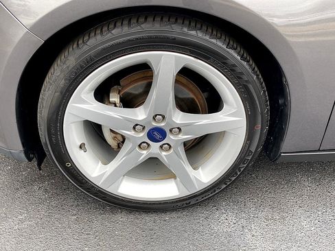 Used 2013 Ford Focus Titanium w/ Titanium Handling Pkg image 8