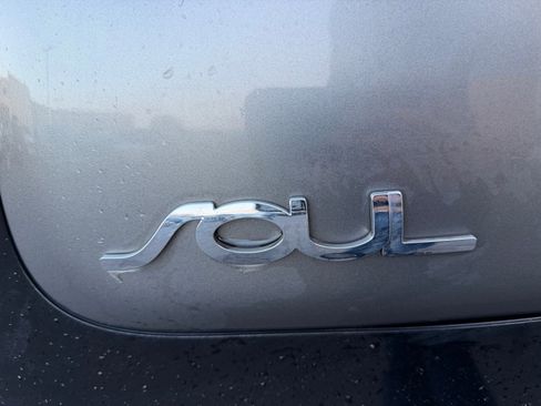 Used 2015 Kia Soul + image 24