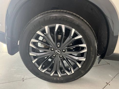 Used 2025 Nissan Rogue Platinum AWD/4WD image 17