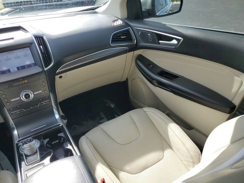 Used 2020 Ford Edge Titanium w/ Equipment Group 301A image 24