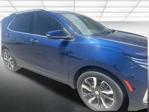 Used 2022 Chevrolet Equinox Premier AWD/4WD image 1
