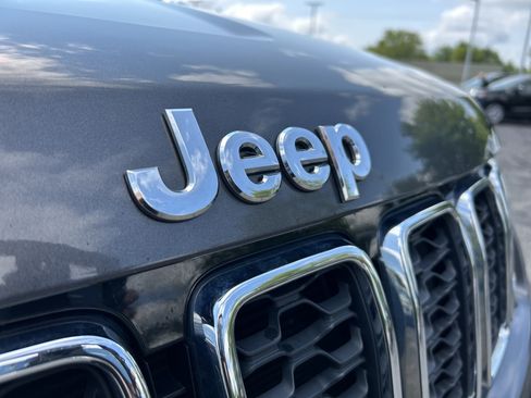 Used 2021 Jeep Grand Cherokee Limited w/ Luxury Group II AWD/4WD image 25
