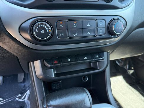 Used 2021 Chevrolet Colorado LT w/ LT Convenience Package AWD/4WD image 21