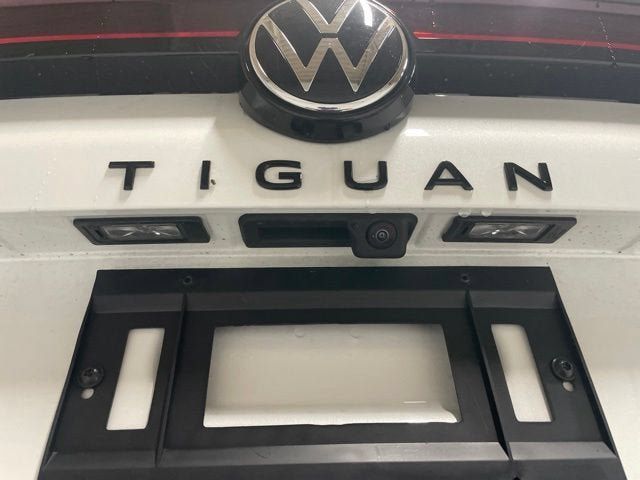 Certified 2026 Volkswagen Tiguan SE R-Line FWD image 8