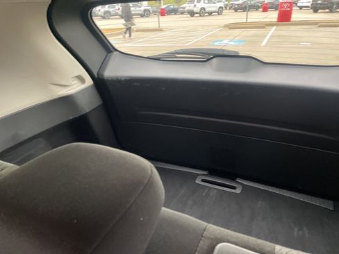 Used 2024 Nissan Rogue SV FWD image 16