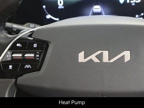 Certified 2023 Kia Niro Wind w/ Wind Preserve Package FWD image 8