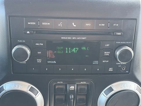 Used 2012 Jeep Wrangler Unlimited Rubicon w/ Connectivity Group image 45