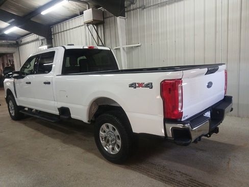 Used 2024 Ford F250 XLT image 3