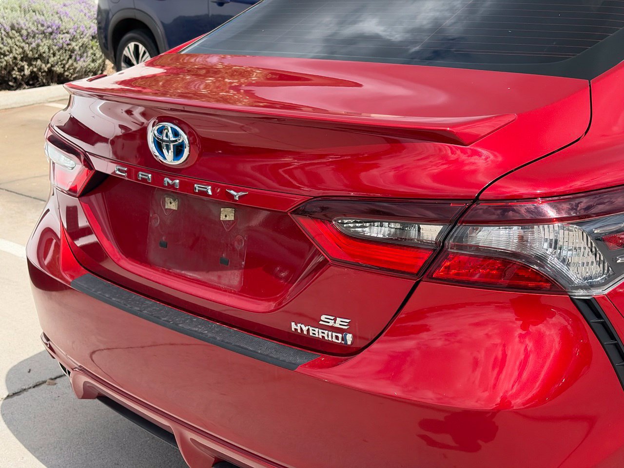 Used 2022 Toyota Camry SE w/ Audio Upgrade Package FWD image 4
