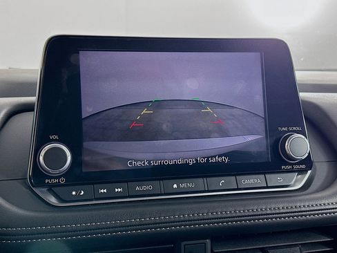 Used 2025 Nissan Rogue SV image 22