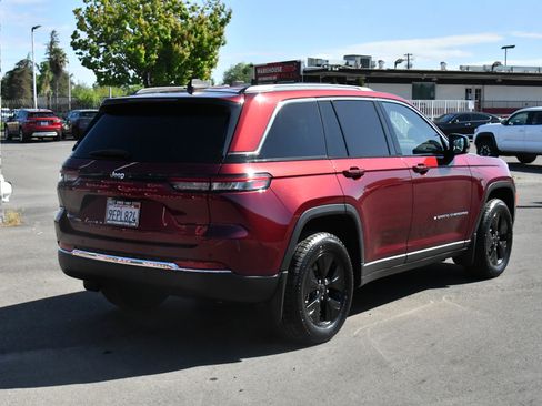 Used 2022 Jeep Grand Cherokee Limited 4xe w/ MOPAR Finishing Package image 8