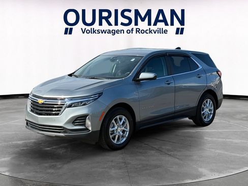 Used 2024 Chevrolet Equinox LT FWD image 2