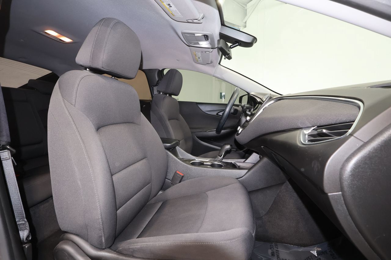 Used 2020 Chevrolet Malibu LT FWD image 17