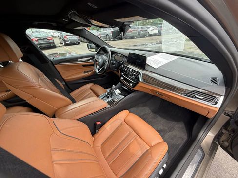 Used 2017 BMW 540i xDrive w/ Premium Package image 15