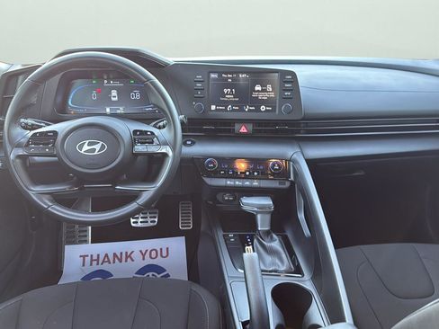 Used 2025 Hyundai Elantra Sport image 22