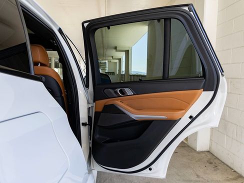 Used 2024 BMW X5 M60i image 28