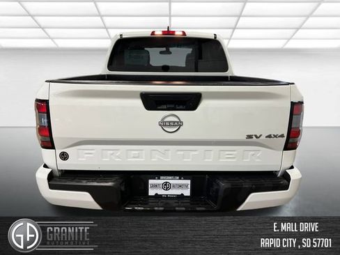 Used 2024 Nissan Frontier SV AWD/4WD image 4