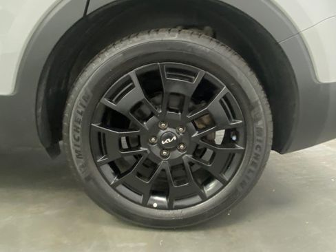 Used 2022 Kia Telluride SX w/ SX Prestige Package image 15