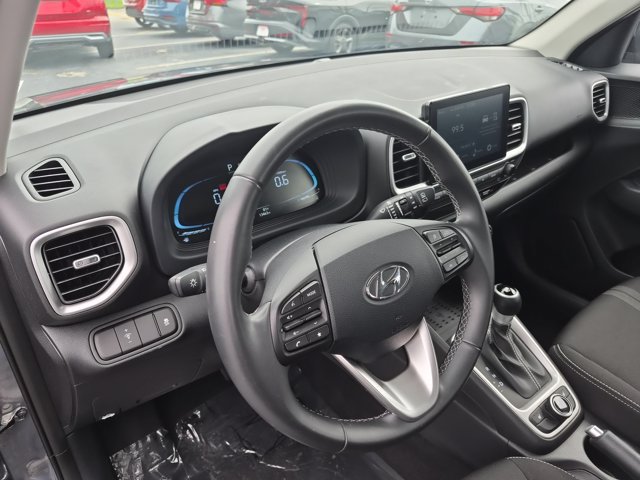 Used 2026 Hyundai Venue SEL FWD image 15