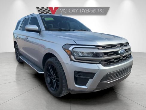 Used 2023 Ford Expedition XLT RWD image 2