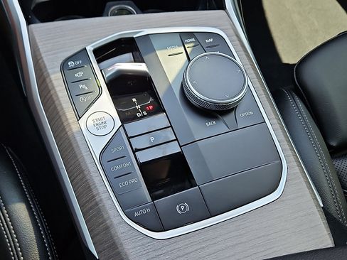 Used 2025 BMW 330i Sedan image 16