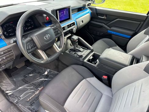 Used 2025 Toyota Tacoma TRD Off-Road AWD/4WD image 20