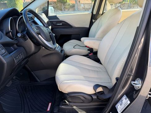 Used 2013 MAZDA MAZDA5 Touring image 4