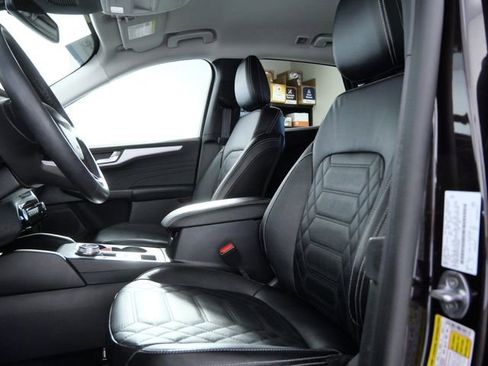 Certified 2023 Ford Escape Platinum w/ Premium Technology Package AWD/4WD image 16