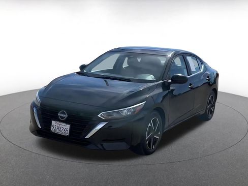 Used 2025 Nissan Sentra SV image 7