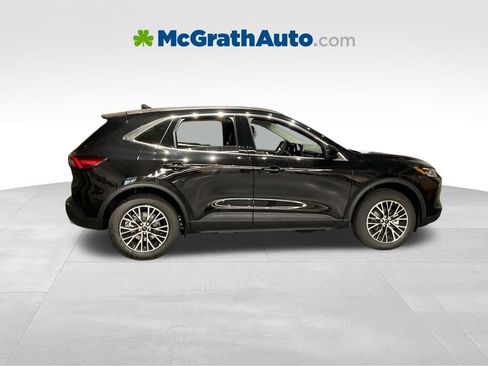 New 2026 Ford Escape SE image 2