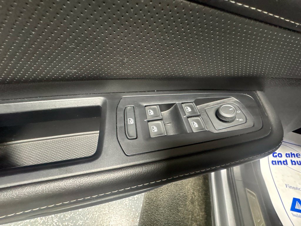 Used 2025 Volkswagen Atlas SE AWD/4WD image 21
