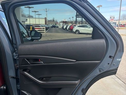 Used 2025 MAZDA CX-30 AWD 2.5 S w/ Preferred Package image 11