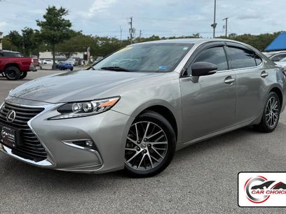 Used 2016 Lexus ES 350 w/ Navigation System Package