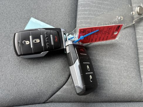 Used 2021 RAM 1500 Big Horn image 34