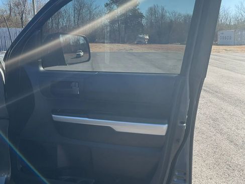 Used 2016 Toyota Tundra SR5 image 38
