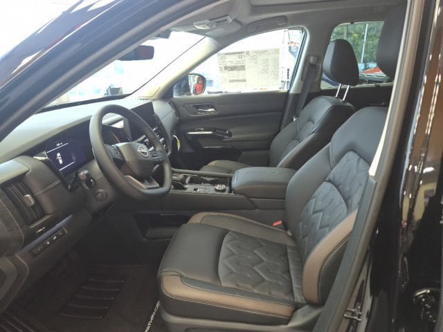 New 2026 Nissan Pathfinder Platinum AWD/4WD image 18