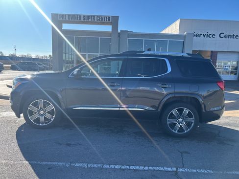 Used 2017 GMC Acadia Denali image 8