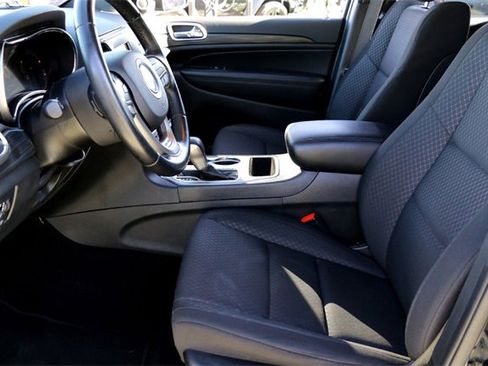 Used 2021 Jeep Grand Cherokee Laredo image 10