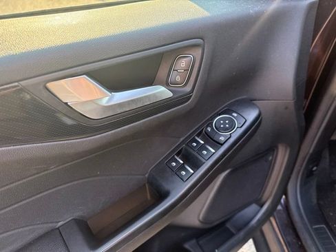Used 2023 Ford Escape ST-Line w/ Tech Pack #1 AWD/4WD image 9