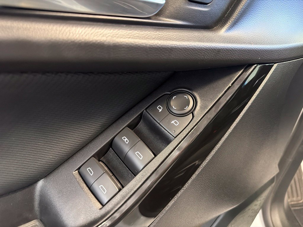 Used 2026 Chevrolet Equinox LT AWD/4WD image 19