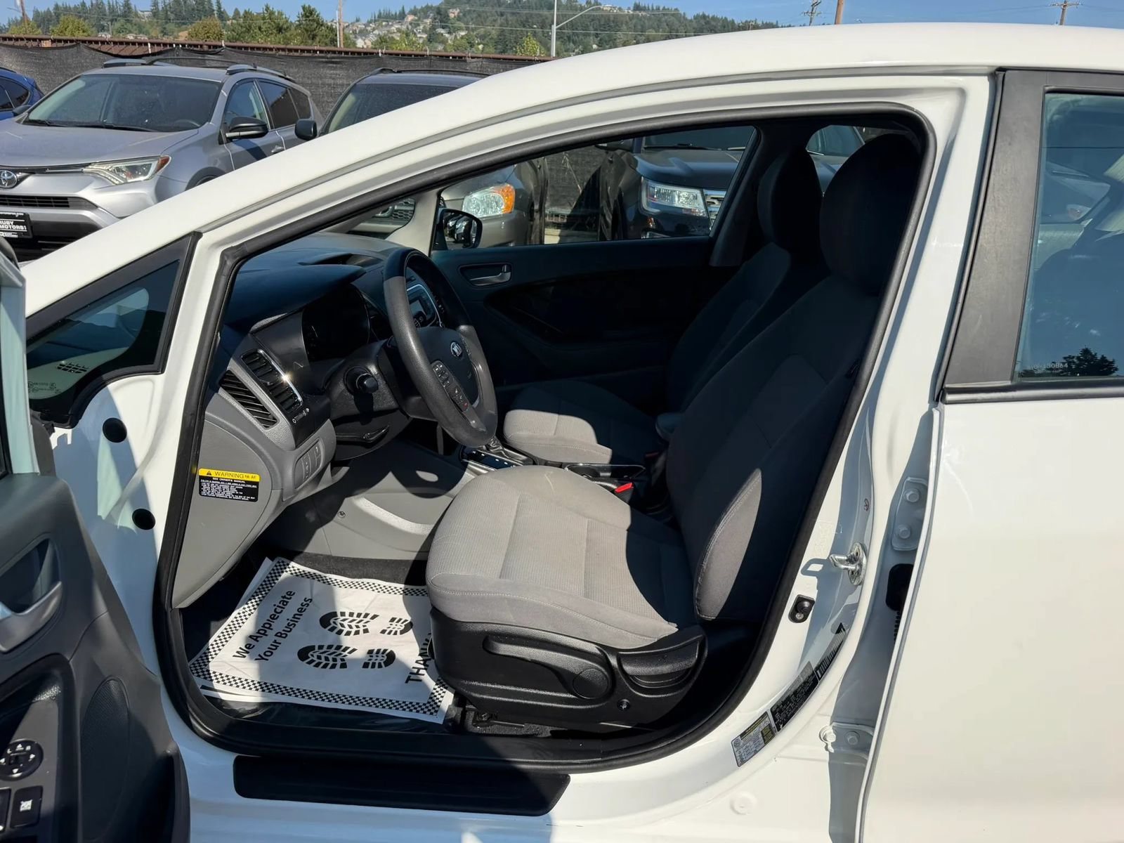 Used 2018 Kia Forte LX FWD image 8