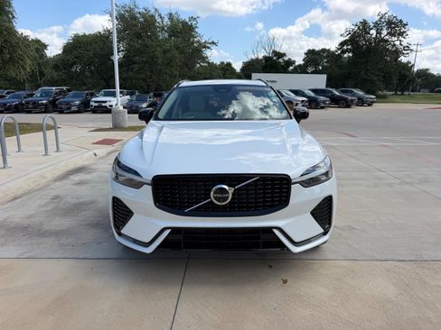 Certified 2024 Volvo XC60 B5 Plus w/ Protection Package Premier AWD/4WD image 8