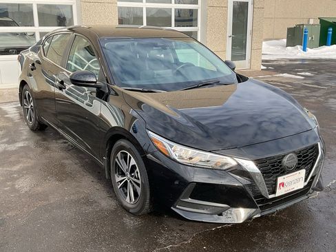 Used 2022 Nissan Sentra SV image 3