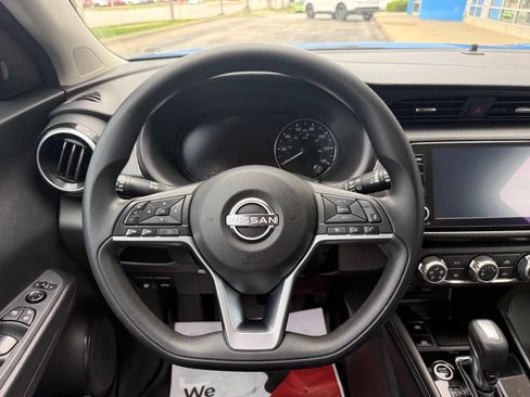 Used 2023 Nissan Kicks SV FWD image 18