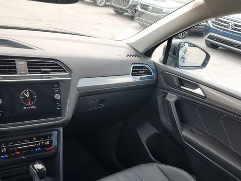 Certified 2023 Volkswagen Tiguan SE w/ Panoramic Sunroof Package FWD image 21